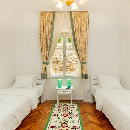 Ahava Dubrovnik