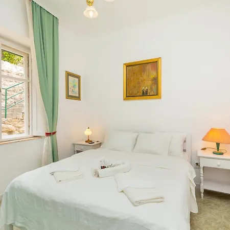 Ahava Dubrovnik