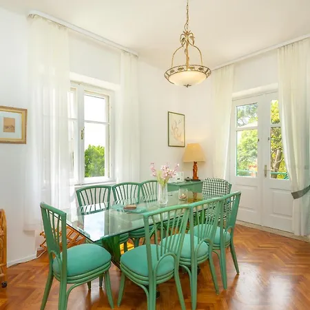 Ahava Apartment
